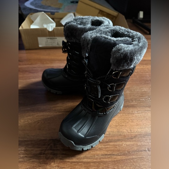 NWT Snow Boots Little Kid Size 11 - Picture 3 of 4